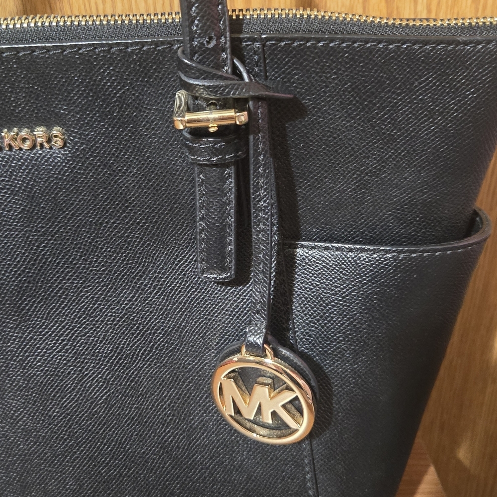 Michael Kors BlackTote Bag - Picture 6 of 8